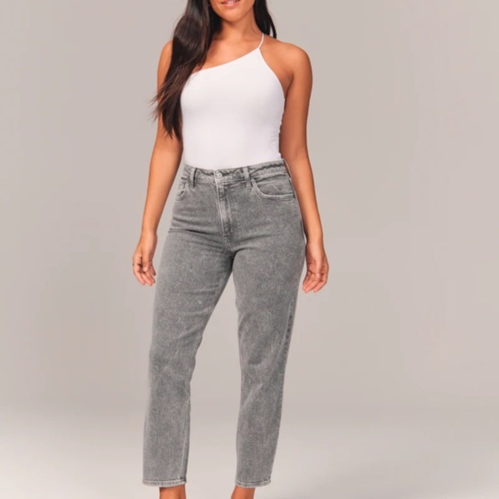 ABERCROMBIE & FITCH MOM HIGH RISE SIZE 26 GRAY
